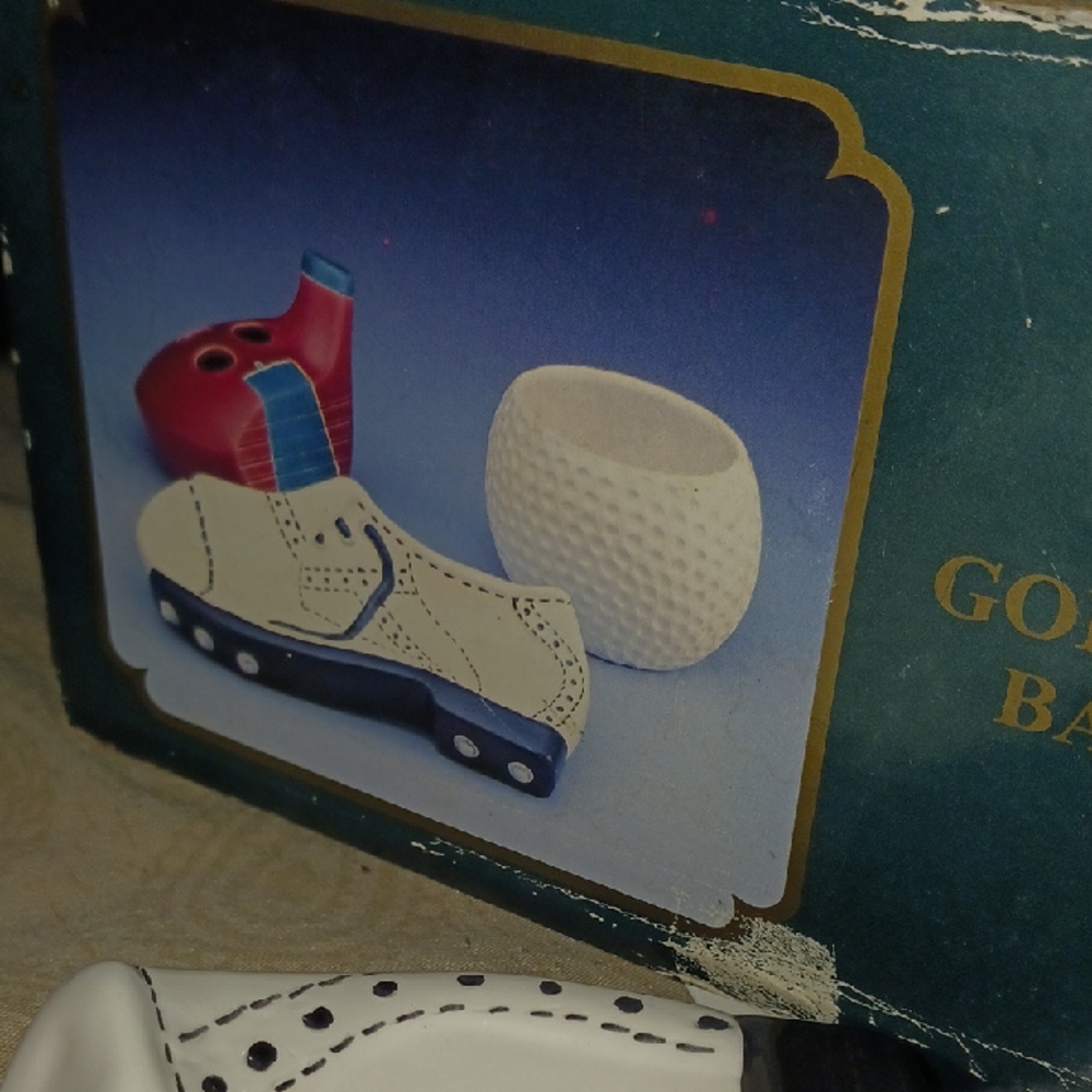 Unique Vintage Red and White Golf-Themed Bath Accessories